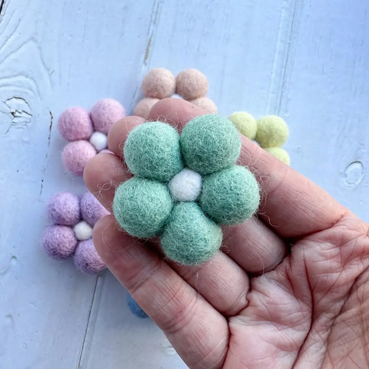 One Spring Felt Flower Daisy