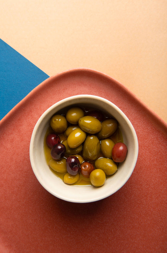 Spicy Olive Mix With Garlic