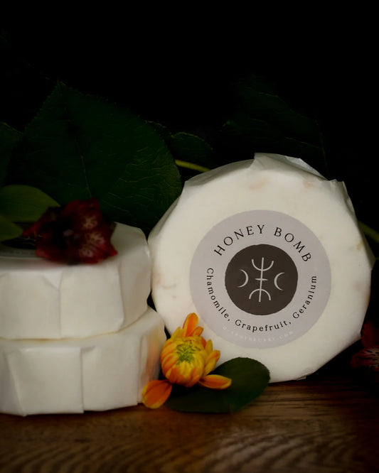 Honey Bomb Bath Bomb