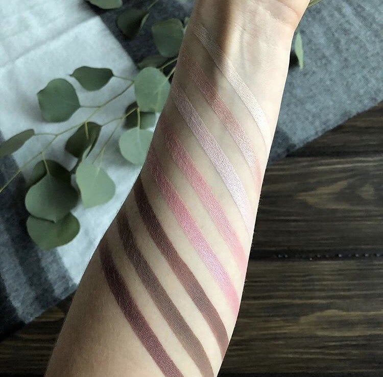 Ivory Tower Pressed Eye Colour in a Compact