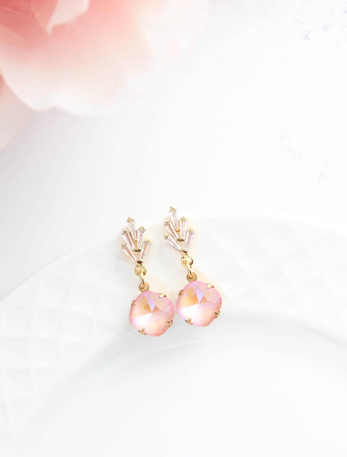 Art Deco Glass Leaf Post Earrings | Pastel Pink Glass Jewel - 289