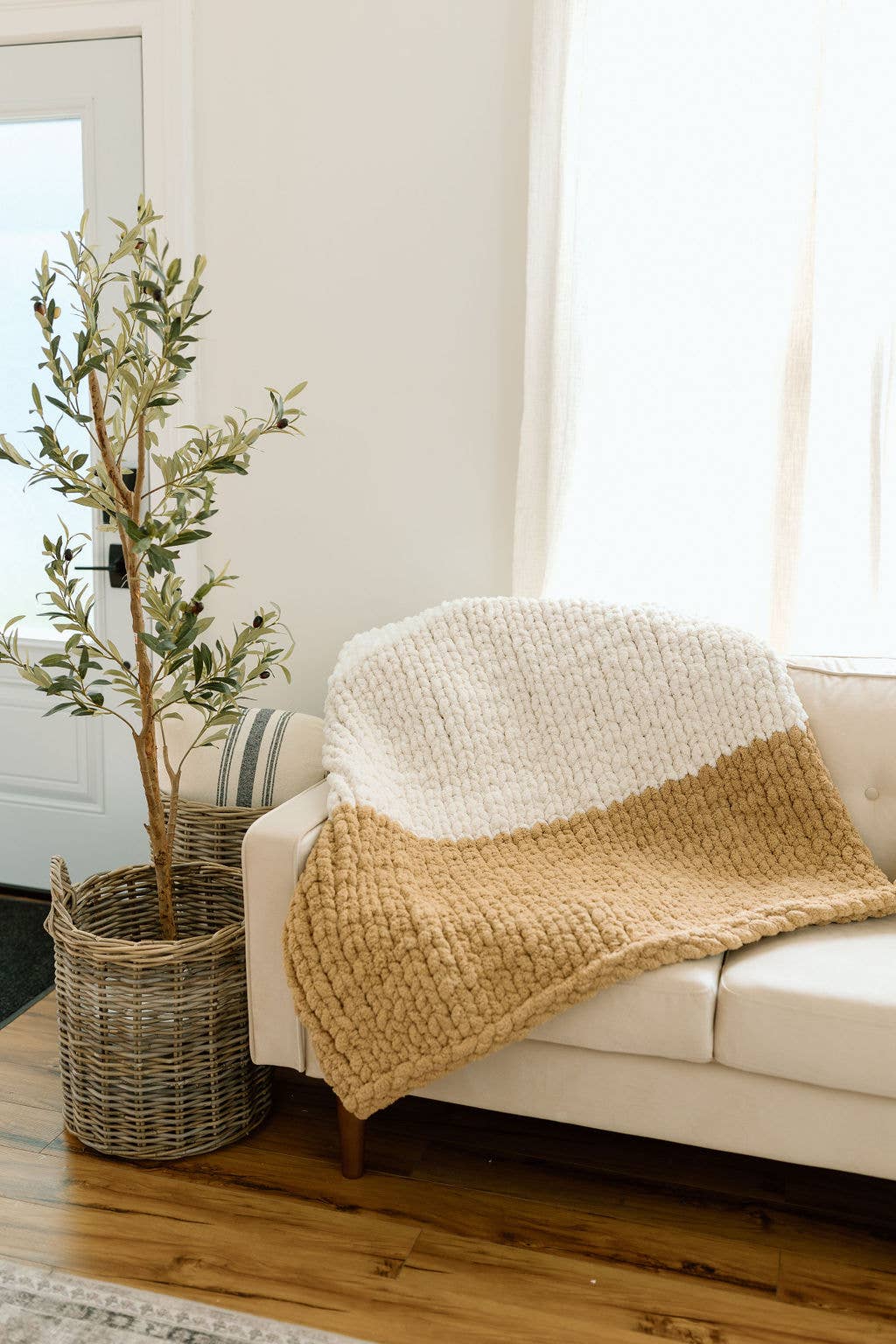 Emma - Handmade Chunky Knit Blanket | Lap Throw